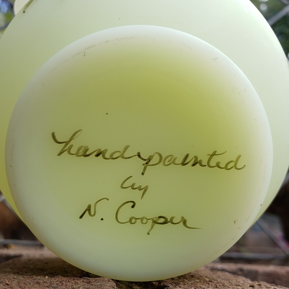 💚 FENTON Vaseline Glass Vanity Jewelry Holder Bowl Signed! - Picture 3 of 4